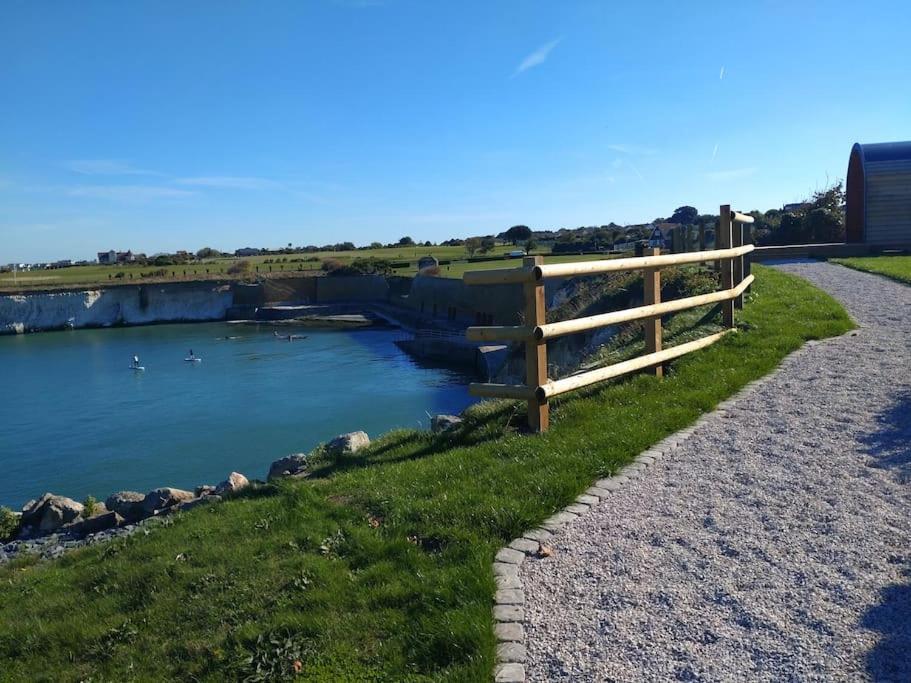 Spring Tide Cliff Top Glamping Pod With Direct Sea Views بيرتشينغتون المظهر الخارجي الصورة