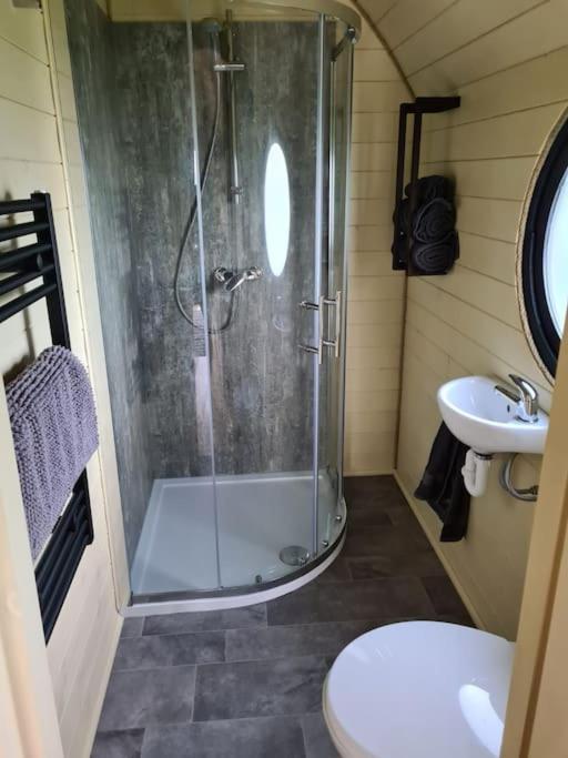 Spring Tide Cliff Top Glamping Pod With Direct Sea Views بيرتشينغتون المظهر الخارجي الصورة